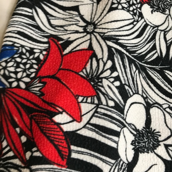 Women’s Tropical Floral Pencil Skirt • Red Blue Black White Print - Picture 10 of 15